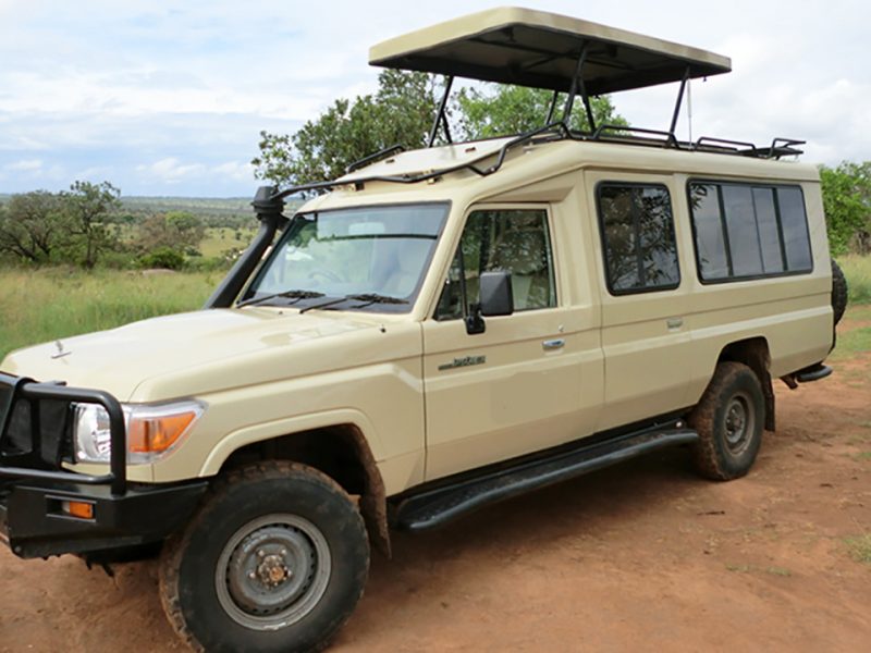 Safari Land Cruiser for hire in Kampala Uganda